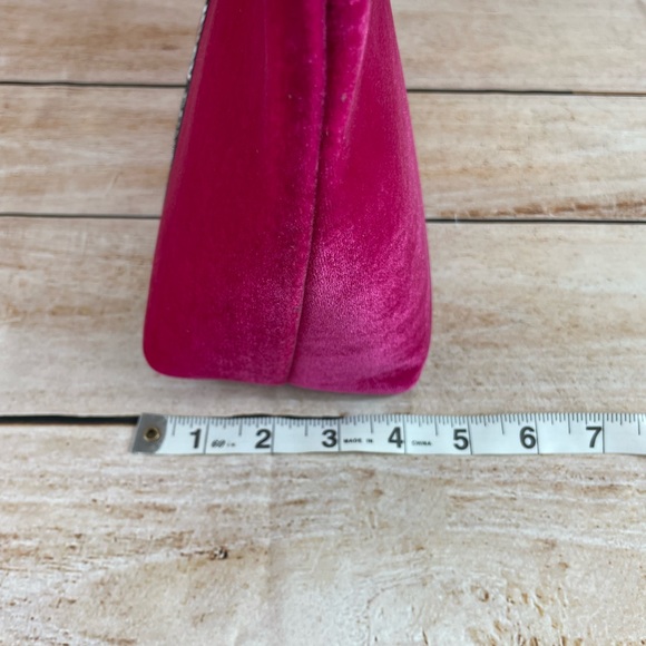 ๐ Juicy Couture Soft Velvet Cosmetic Bag - Picture 8 of 12